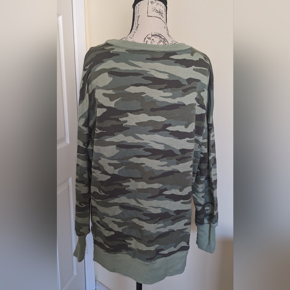 NWT CASLON Women's Camo Print Oversized Sweater Size Medium - Picture 5 of 6